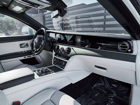 Used 2023 Rolls-Royce Ghost Base w/ Ghost Package image 46