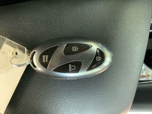 Used 2024 Hyundai Elantra SEL w/ Convenience Package FWD image 7