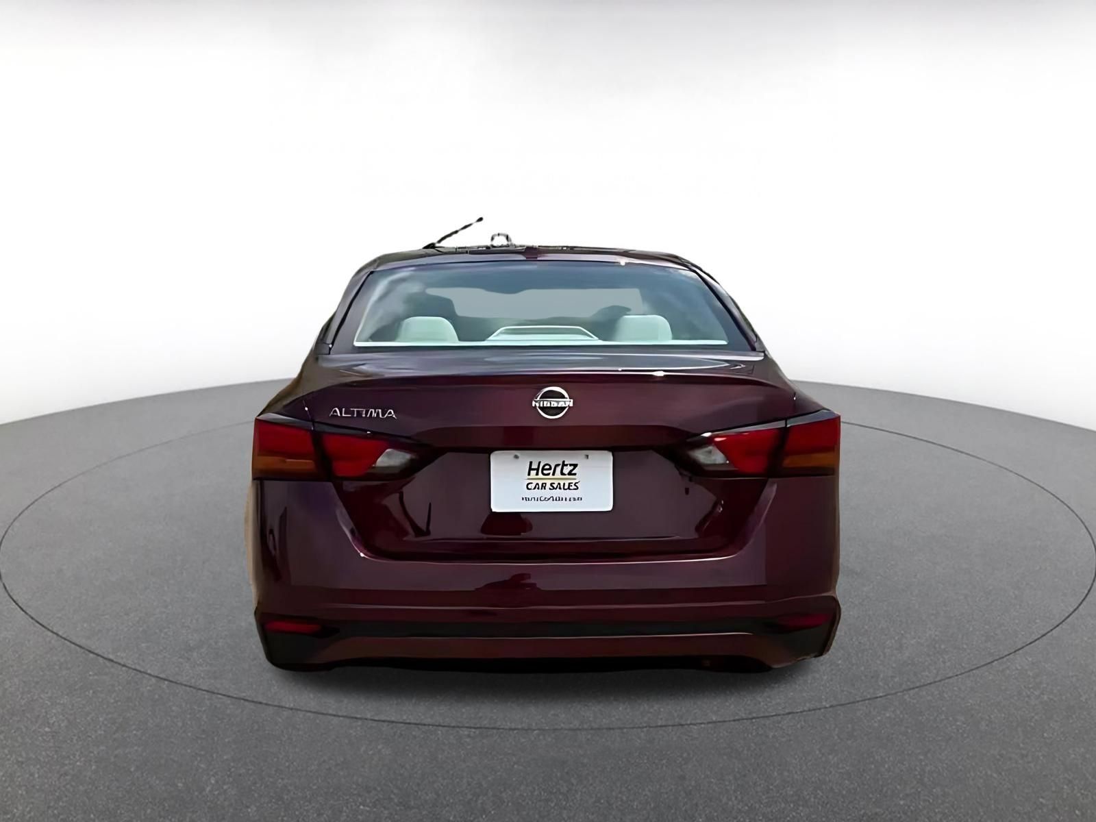 Used 2025 Nissan Altima 2.5 SV FWD image 12