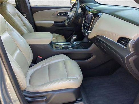 Used 2023 Chevrolet Traverse LS FWD image 29