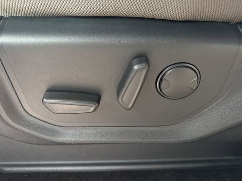 Certified 2019 Ford F150 XLT w/ Equipment Group 302A Luxury image 27