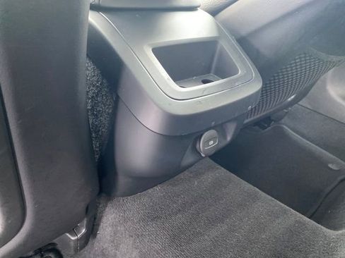 Used 2025 Volvo V60 B5 Cross Country Plus image 18