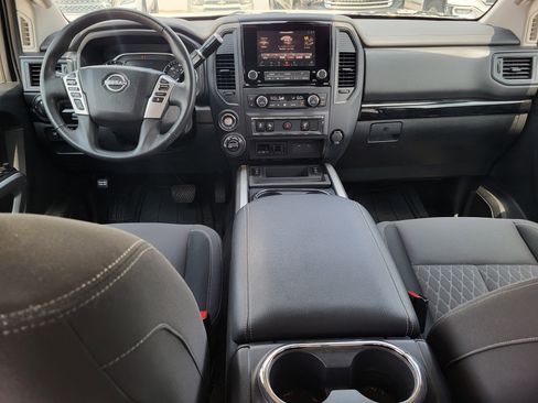 Used 2024 Nissan Titan SV w/ SV Convenience Package image 29