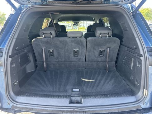 Used 2025 Chevrolet Traverse LT image 33