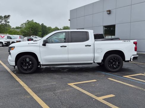 Used 2023 Chevrolet Silverado 1500 Custom AWD/4WD image 5