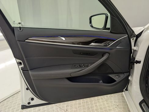 Certified 2023 BMW 530i w/ Convenience Package image 23