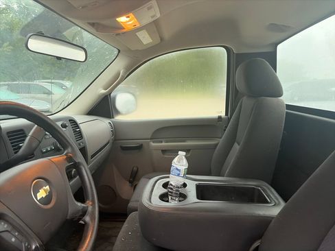 Used 2013 Chevrolet Silverado 1500 W/T RWD image 12