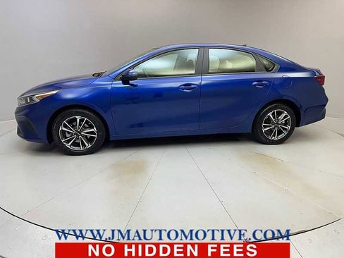 Used 2024 Kia Forte LXS w/ LXS Technology Package image 2