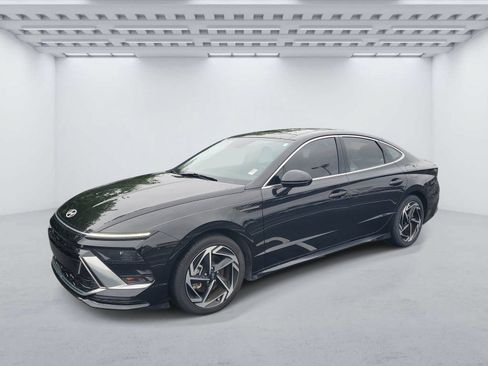 Used 2024 Hyundai Sonata SEL w/ Convenience Package FWD image 2