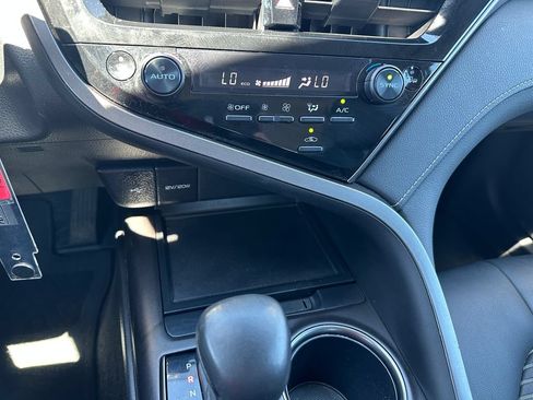 Used 2024 Toyota Camry SE w/ Cold Weather Package AWD/4WD image 18
