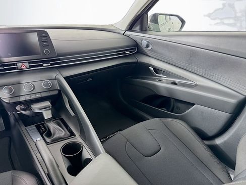 New 2026 Hyundai Elantra SE image 22