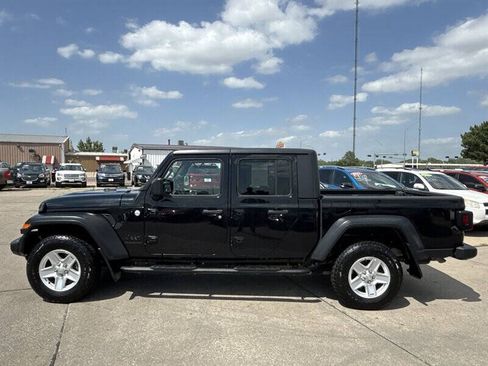 Used 2020 Jeep Gladiator Sport w/ Quick Order Package 24S AWD/4WD image 3