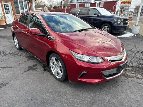 Used 2018 Chevrolet Volt LT image 3