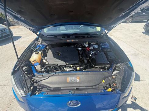 Used 2018 Ford Fusion SE w/ Fusion SE Technology Package FWD image 11