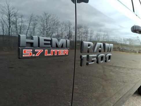 Used 2016 RAM 1500 Express w/ Black Ram 1500 Express Group AWD/4WD image 10