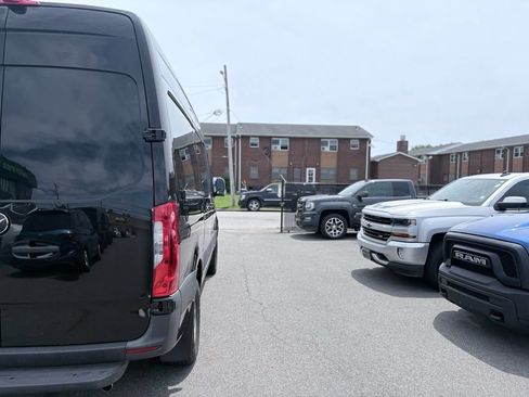 Used 2019 Mercedes-Benz Sprinter 1500 image 14