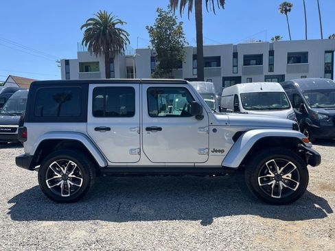 Used 2024 Jeep Wrangler Unlimited w/ Convenience Group AWD/4WD image 4