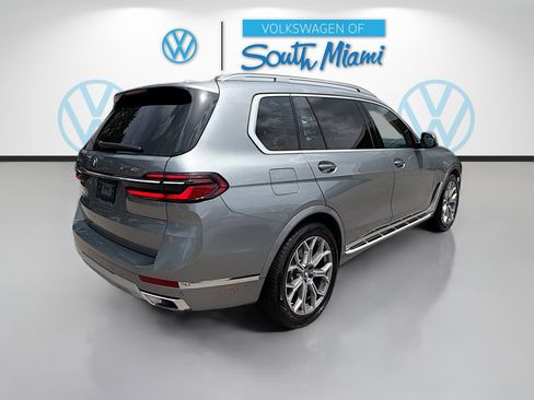 Used 2024 BMW X7 xDrive40i w/ Premium Package AWD/4WD image 7