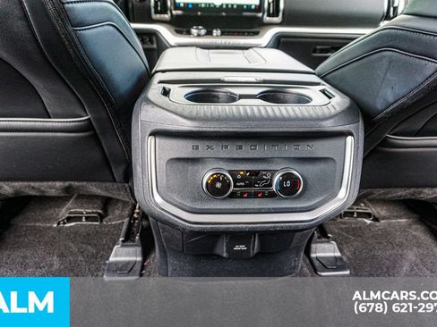 Used 2025 Ford Expedition Platinum AWD/4WD image 32