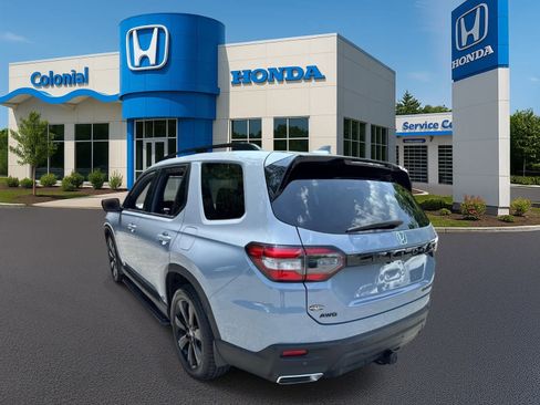 Used 2025 Honda Pilot Black Edition image 4