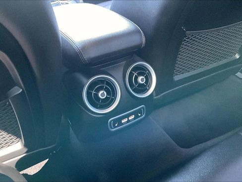 Used 2022 Alfa Romeo Giulia Veloce image 11