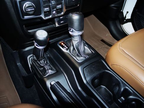 Used 2021 Jeep Wrangler Unlimited Sahara w/ Dual Top Group AWD/4WD image 50