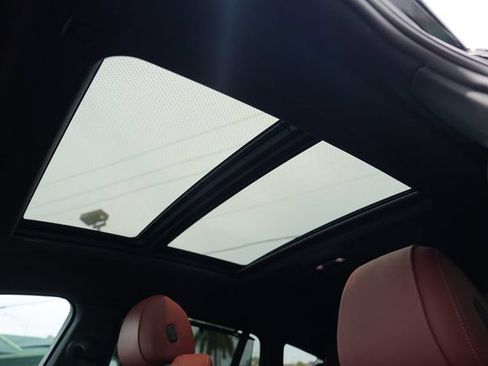 Used 2022 BMW X6 xDrive40i w/ Executive Package AWD/4WD image 18