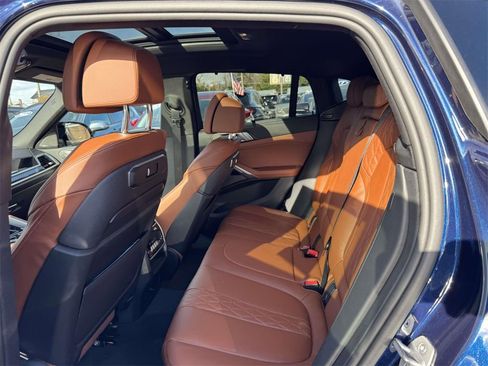 Used 2025 BMW X6 M60i image 11