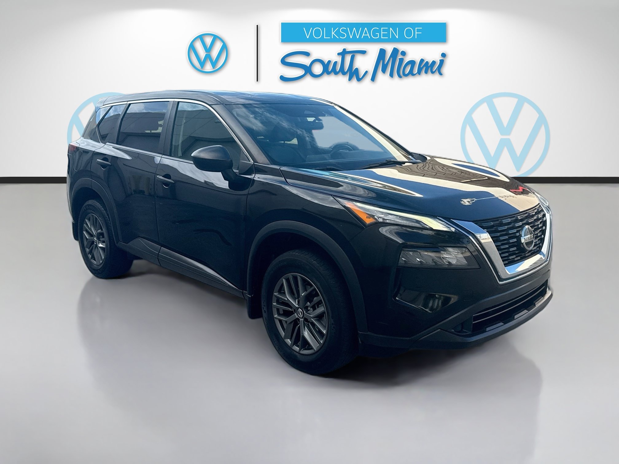 Used 2021 Nissan Rogue S FWD image 1