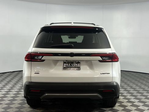 Used 2024 Toyota Grand Highlander Limited image 9