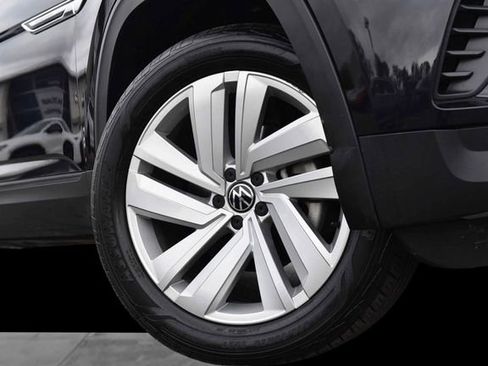 Certified 2023 Volkswagen Atlas Cross Sport SE w/ Panoramic Sunroof Package AWD/4WD image 3
