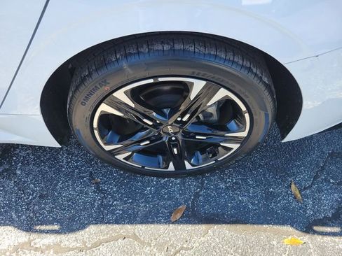 Used 2023 Kia K5 GT-Line w/ GT-Line Premium Package image 6