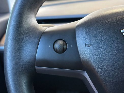 Used 2019 Tesla Model 3 Standard Range RWD image 29