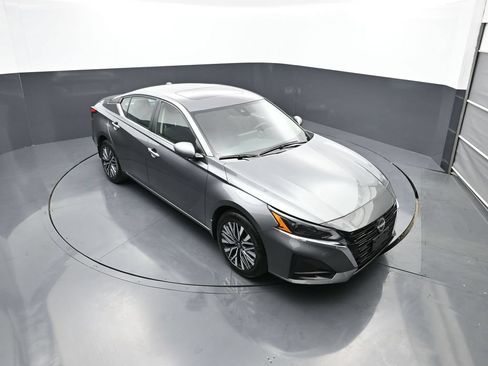 Certified 2023 Nissan Altima 2.5 SV w/ SV Premium Package AWD/4WD image 45