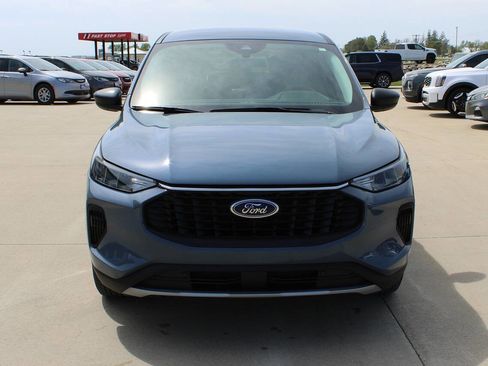 Used 2024 Ford Escape Active AWD/4WD image 2