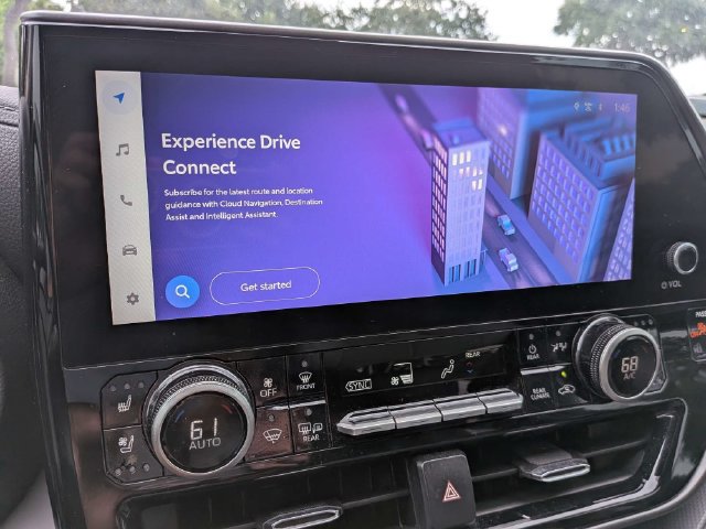 Used 2024 Toyota Highlander Limited FWD image 24