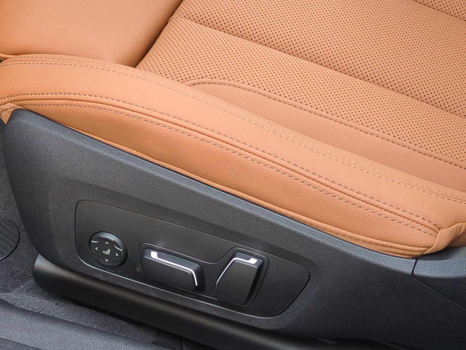 Used 2026 BMW 330i Sedan w/ Premium Package RWD image 14