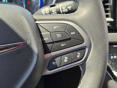 Used 2025 Chrysler Pacifica Select FWD image 22