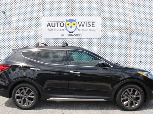 Used 2017 Hyundai Santa Fe Sport FWD image 2