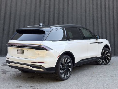 New 2026 Lincoln Nautilus Reserve AWD/4WD image 7