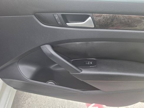 Used 2012 Volkswagen Passat 2.5 SE FWD image 29