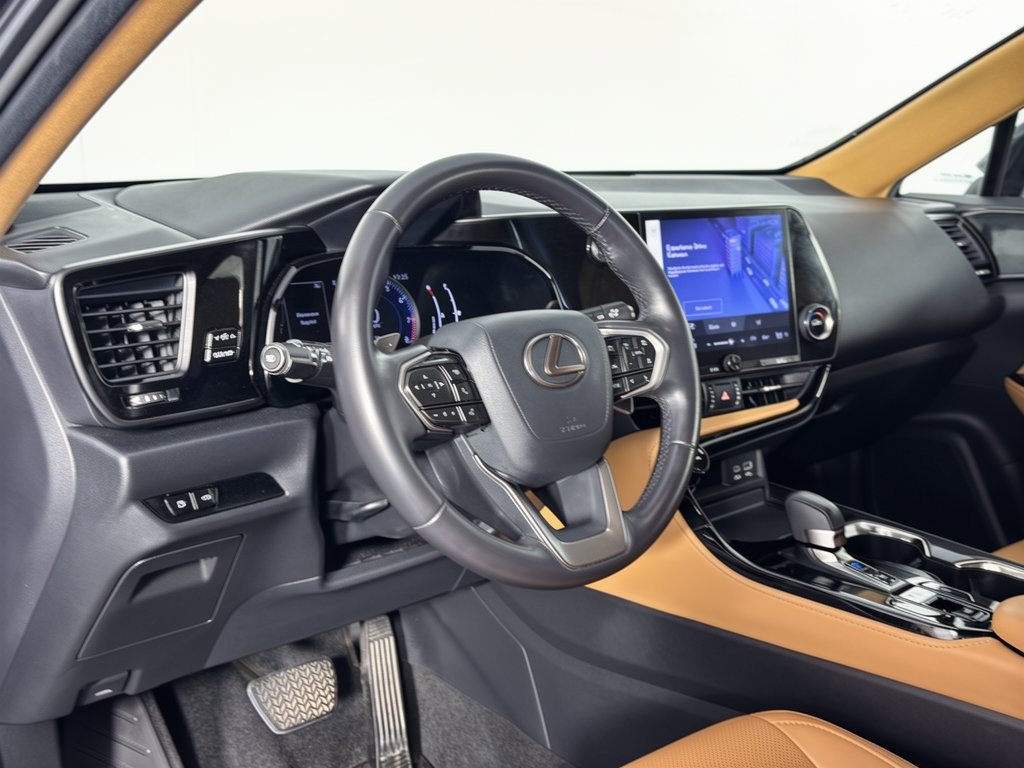 Used 2022 Lexus NX 250 FWD w/ Towing Package (2000 Lbs) image 4