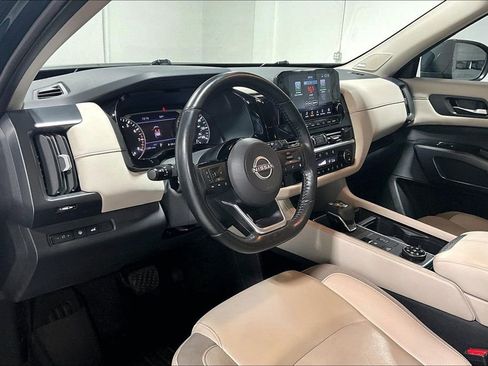 Used 2023 Nissan Pathfinder SL w/ SL Premium Package image 16