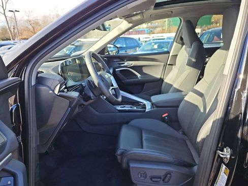 Used 2025 Audi Q5 Premium Plus w/ Premium Plus image 11