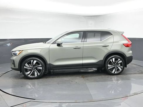 Used 2025 Volvo XC40 B5 Ultra w/ Climate Package AWD/4WD image 4