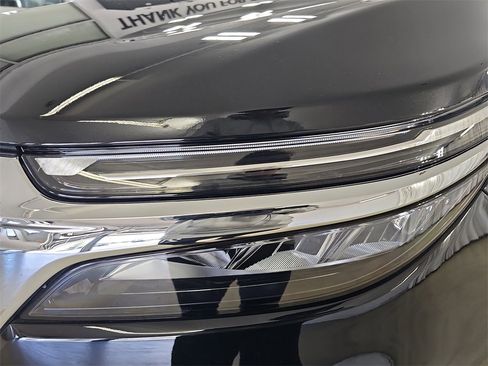 Used 2023 Chevrolet Equinox LT image 37