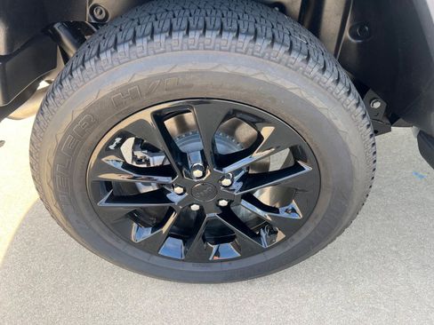Used 2023 Jeep Wrangler Altitude image 12