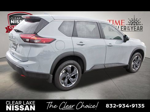 Certified 2026 Nissan Rogue SV FWD image 7