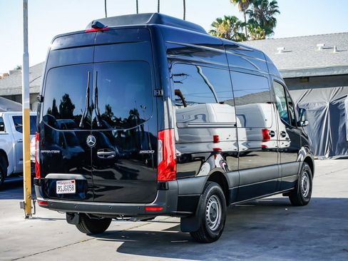 Used 2024 Mercedes-Benz Sprinter 2500 image 4