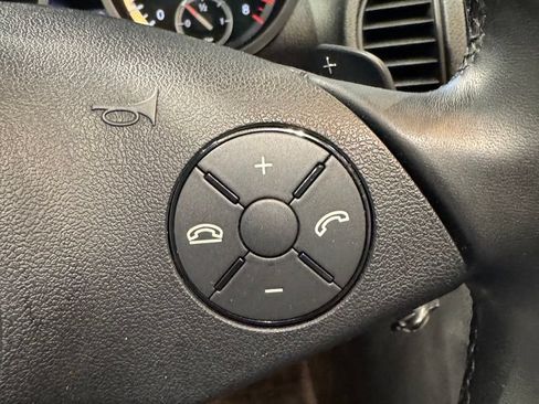 Used 2010 Mercedes-Benz SLK 300 image 17